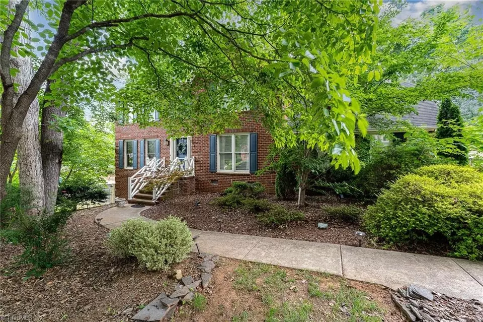 Exterior - 3016 Havasu Way, High Point, NC 27265 photo 3 of 9