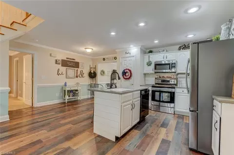 Kitchen - 148 Lauten Loop, Madison, NC 27025 photo 2 of 3