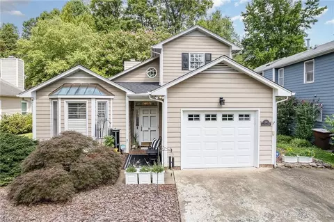 74 Park Village Ln, Greensboro, NC 27455