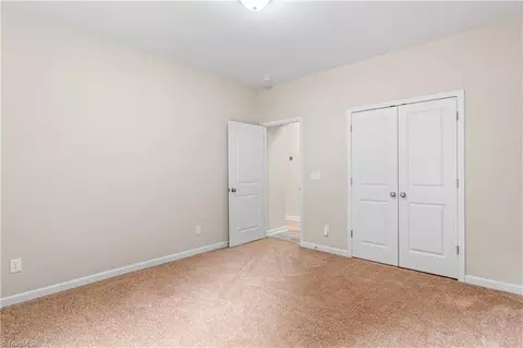 301 Valley Dr, High Point, NC 27260 photo 28