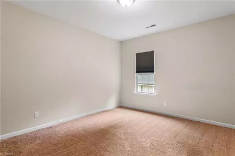 301 Valley Dr, High Point, NC 27260 photo 27
