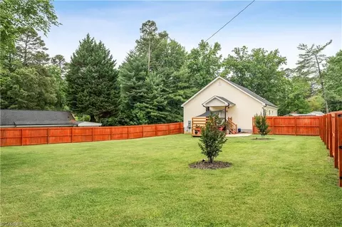 301 Valley Dr, High Point, NC 27260 photo 31
