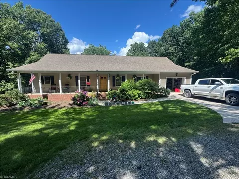 1346 Overland Trl, Hays, NC 28635