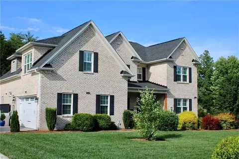 2708 Pfafftown Forest Dr, Winston Salem, NC 27106