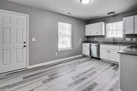 213 Paramount St, High Point, NC 27260 photo 8