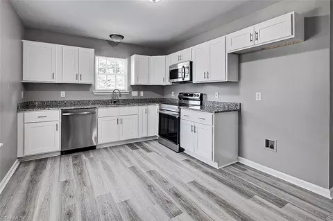 213 Paramount St, High Point, NC 27260 photo 6