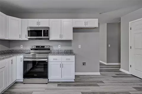 213 Paramount St, High Point, NC 27260 photo 7
