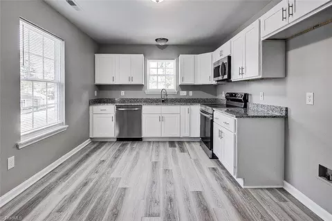 213 Paramount St, High Point, NC 27260 photo 9