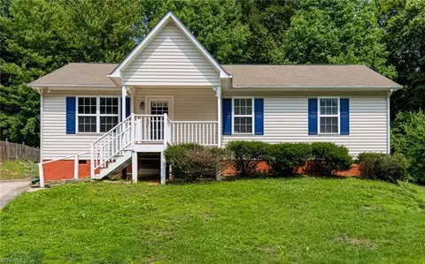 261 Williamsgate Ct, Winston Salem, NC 27107
