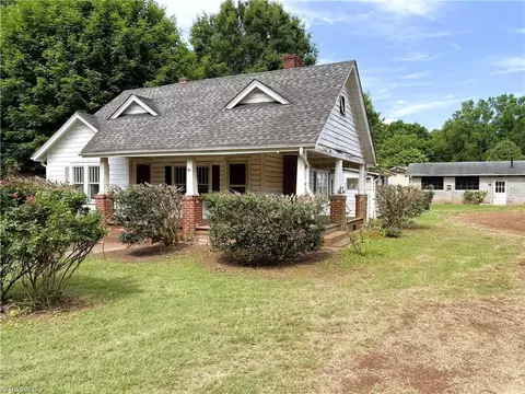 200 9th Ave N, Mayodan, NC 27027