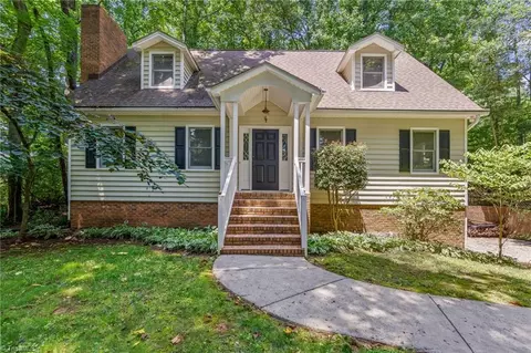 360 Falcon Crest Dr, Winston Salem, NC 27107