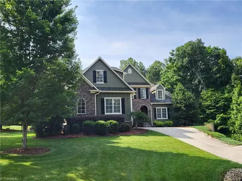 8131 Riesling Dr, Kernersville, NC 27284