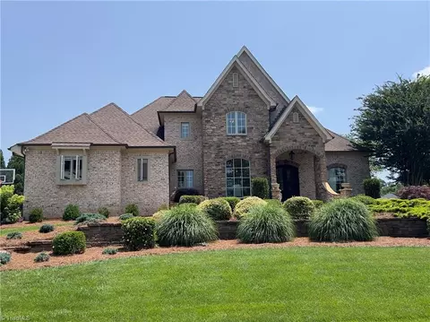 6792 Meadow View Dr, Summerfield, NC 27358