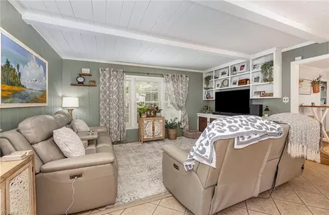 Living - 504 Florham Dr, High Point, NC 27262 photo 4 of 4