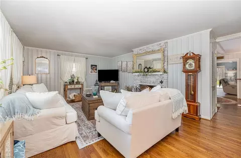 Living - 504 Florham Dr, High Point, NC 27262 photo 3 of 4