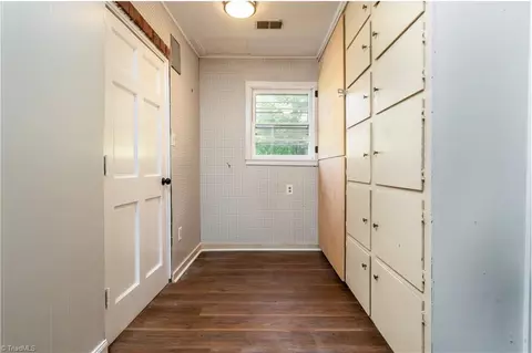 Entry Way - 4362 Parsonsville Rd, Purlear, NC 28665 photo 1 of 4