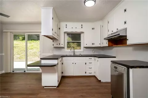 Kitchen - 4362 Parsonsville Rd, Purlear, NC 28665 photo 2 of 2