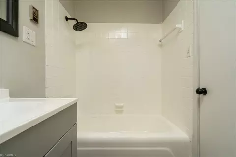 Bath - 4362 Parsonsville Rd, Purlear, NC 28665 photo 3 of 3