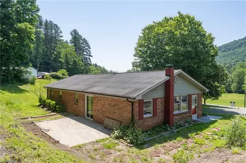 Exterior - 4362 Parsonsville Rd, Purlear, NC 28665 photo 2 of 4