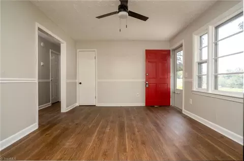 Living - 4362 Parsonsville Rd, Purlear, NC 28665 photo 4 of 4