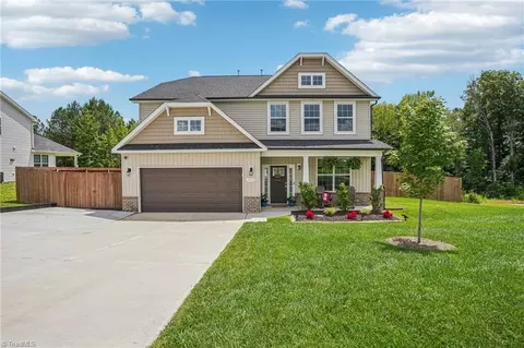 673 Mahogany Dr, Thomasville, NC 27360