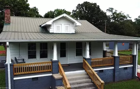 423 Barnwell St, Thomasville, NC 27360