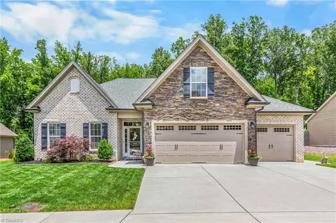 2555 Redwood Hill Ct, Kernersville, NC 27284