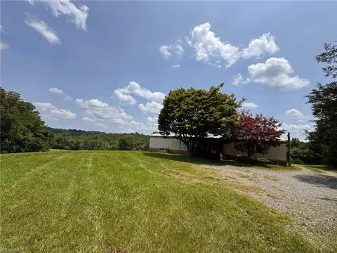 124 Great Pilot Ln, Pinnacle, NC 27043 photo 11
