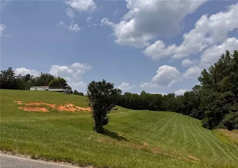 124 Great Pilot Ln, Pinnacle, NC 27043 photo 4
