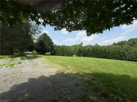 124 Great Pilot Ln, Pinnacle, NC 27043 photo 12