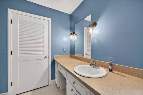 1409 Coventry Rd, High Point, NC 27262 photo 17