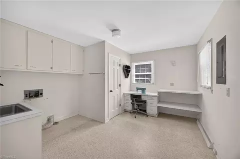1409 Coventry Rd, High Point, NC 27262 photo 11