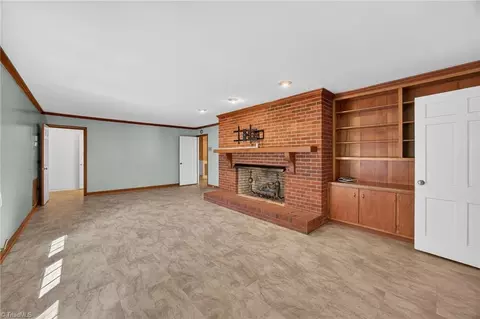1409 Coventry Rd, High Point, NC 27262 photo 5