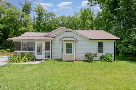 1003 Stemp Everhart Rd, Thomasville, NC 27360