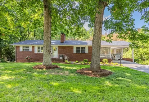 1856 Old Farmer Rd, Asheboro, NC 27205