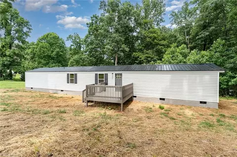343 Reavis Rd, Harmony, NC 28634 photo 2