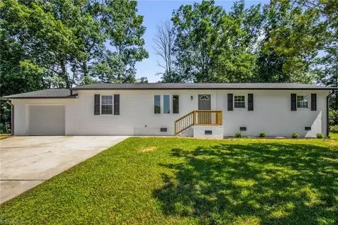 284 Meadowdale Dr, Denton, NC 27239