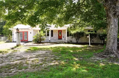 195 Richmond Dr, Lexington, NC 27295