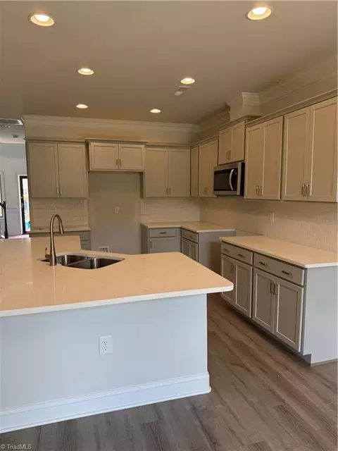 Kitchen - 4722 Willowstone Dr, High Point, NC 27265 photo 1 of 2