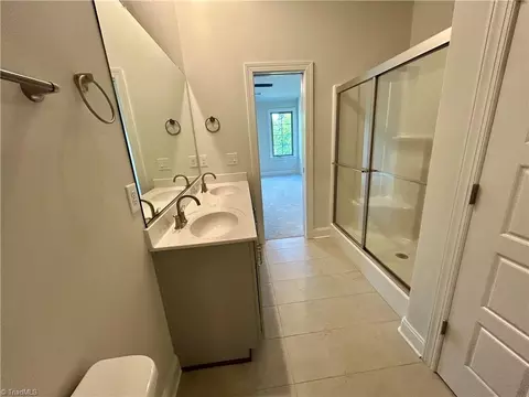 Bath - 4722 Willowstone Dr, High Point, NC 27265 photo 4 of 4
