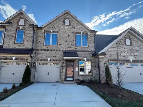 4722 Willowstone Dr, High Point, NC 27265