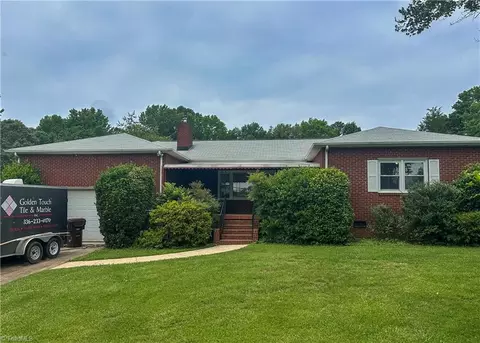 422 Manor Dr, High Point, NC 27260