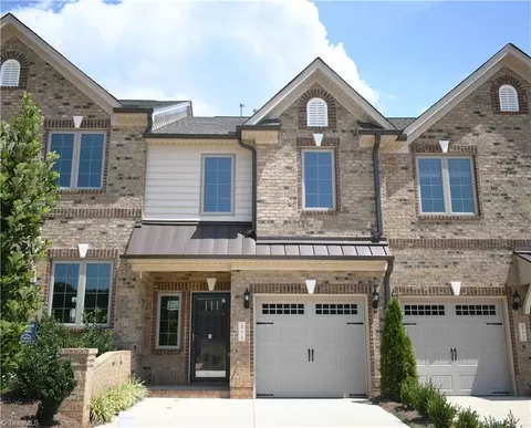 4724 Willowstone Dr, High Point, NC 27265