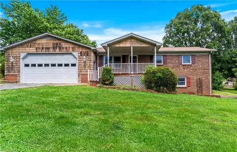 103 East St, Jonesville, NC 28642