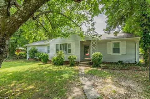 704 Summit Rd, High Point, NC 27265