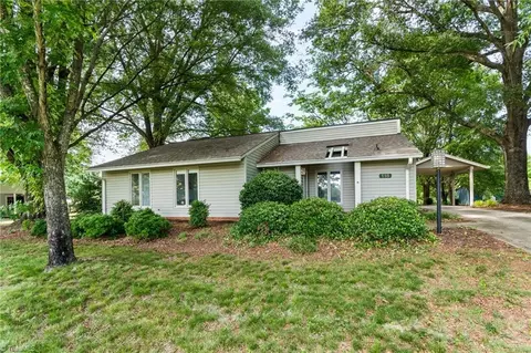 118 Maple Ln, King, NC 27021