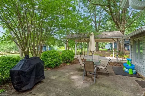 Exterior - 118 Maple Ln, King, NC 27021 photo 5 of 9