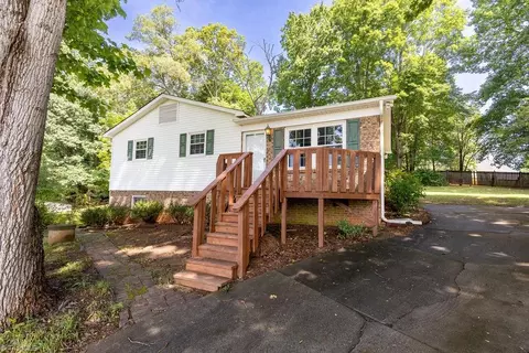 4633 Stanley Ct, Winston Salem, NC 27101