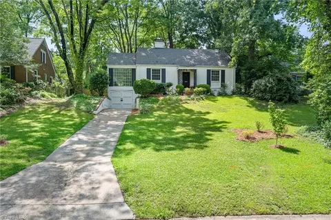 305 Avondale Dr W, Greensboro, NC 27403