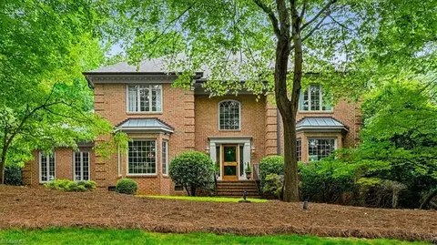 211 Staunton Dr, Greensboro, NC 27410